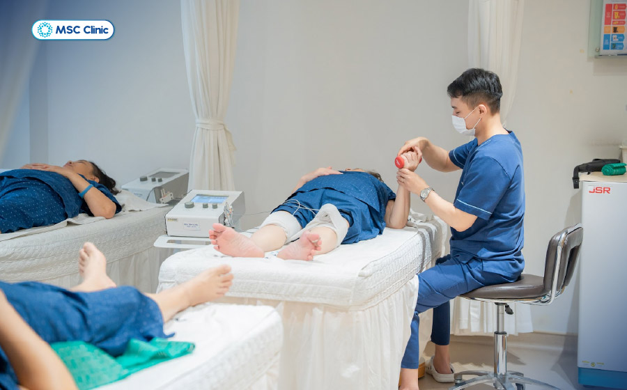 Kiểm soát viêm kết hợp vận động phù hợp giúp duy trì chức năng và độ linh hoạt của khớp Kiểm soát viêm kết hợp vận động phù hợp giúp duy trì chức năng và độ linh hoạt của khớp