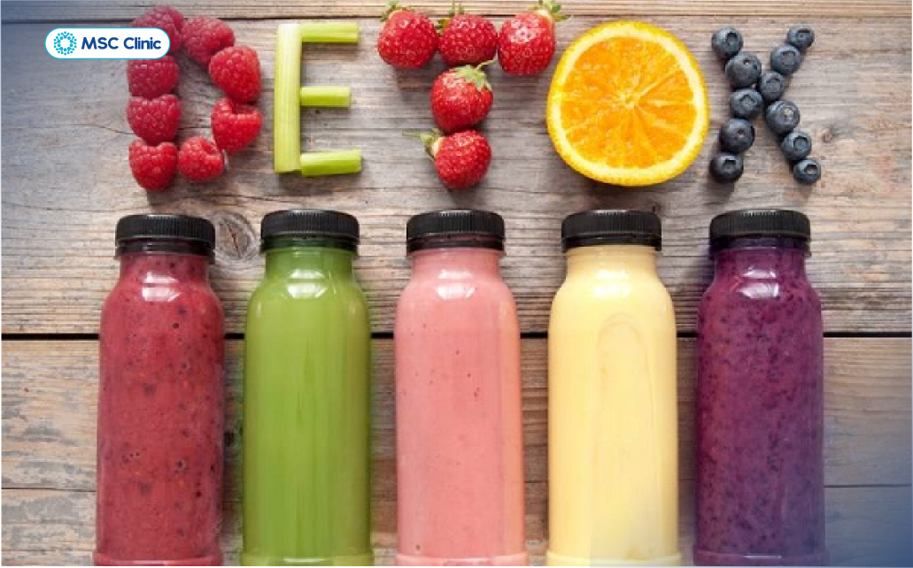 Không nên tự sử dụng các loại nước “detox” hoặc sản phẩm được quảng cáo làm sạch gan để thay thế điều trị gan nhiễm mỡ