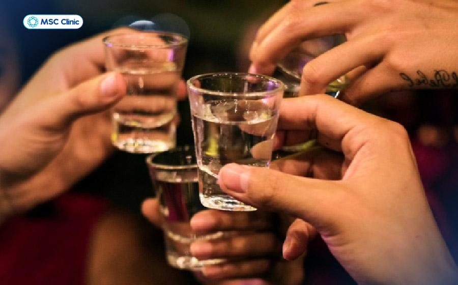 Rượu bia là một trong những nguyên nhân phổ biến gây viêm gan và dẫn đến suy gan