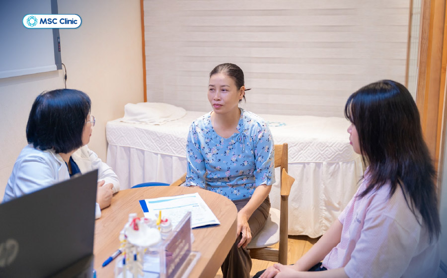 Tái khám định kỳ giúp bác sĩ theo dõi diễn biến bệnh và điều chỉnh phương pháp điều trị phù hợp Tái khám định kỳ giúp bác sĩ theo dõi diễn biến bệnh và điều chỉnh phương pháp điều trị phù hợp