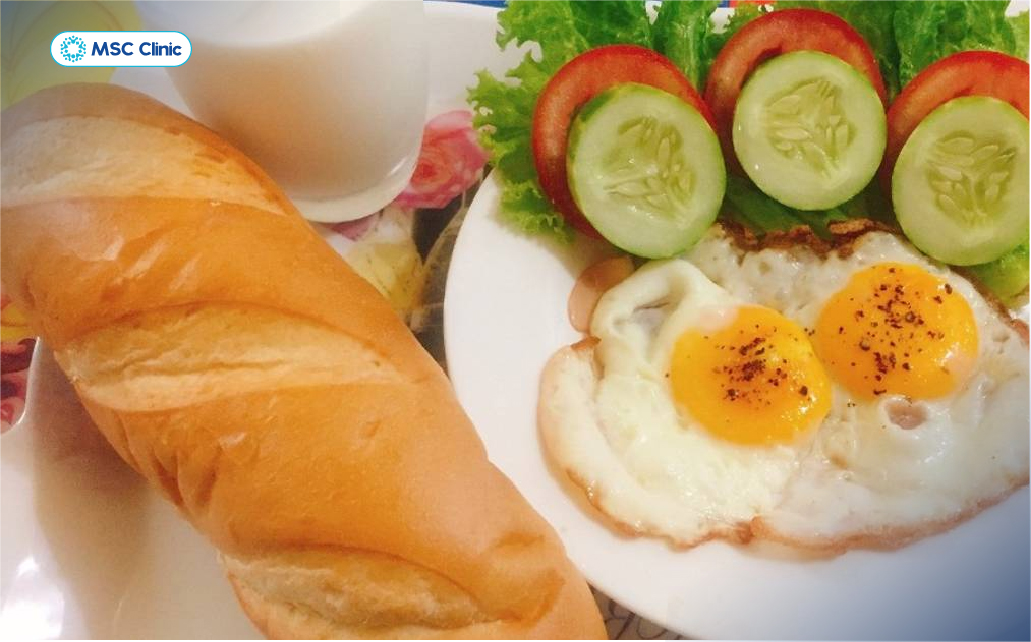 Viêm gan B nên ăn gì? - Bánh mỳ ốp la là món ăn sáng đầy đủ dinh dưỡng nên có trong thực đơn