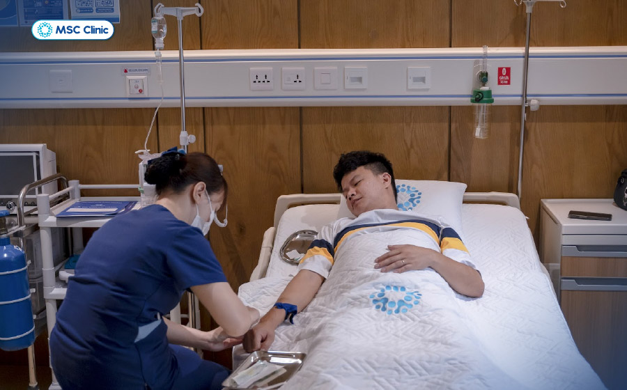Xét nghiệm máu kết hợp siêu âm và các phương pháp chẩn đoán hình ảnh giúp bác sĩ đánh giá chức năng cũng như mức độ tổn thương gan